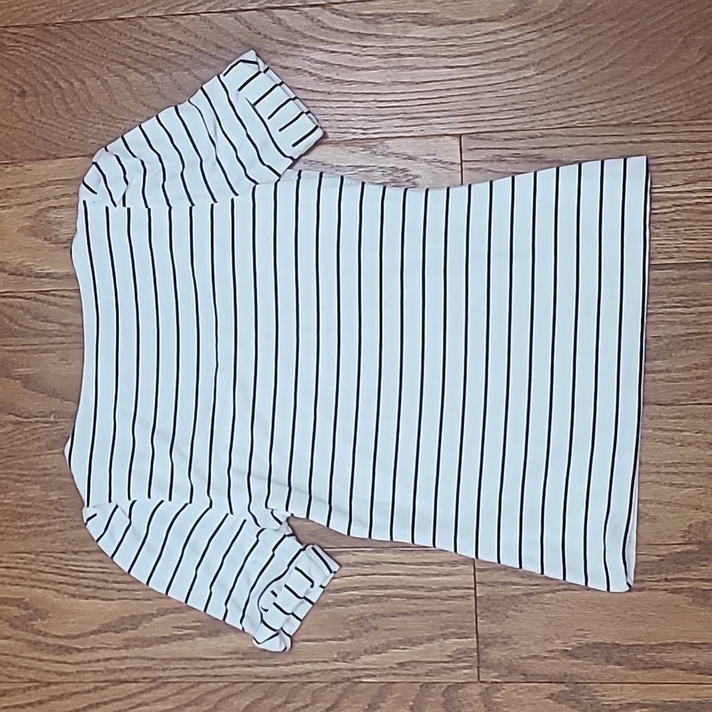 White House Black Market Short Sleeve Striped Top - Picture 4 of 4